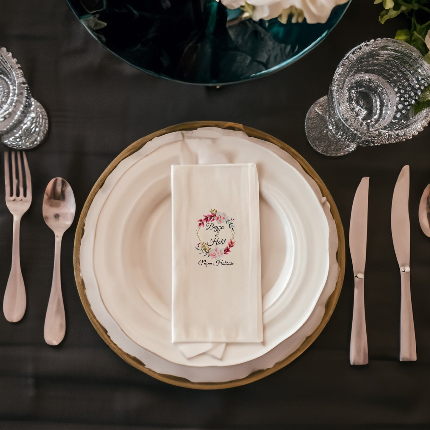 Gold Pembe Çiçek Desenli Özel Gün Peçetesi
