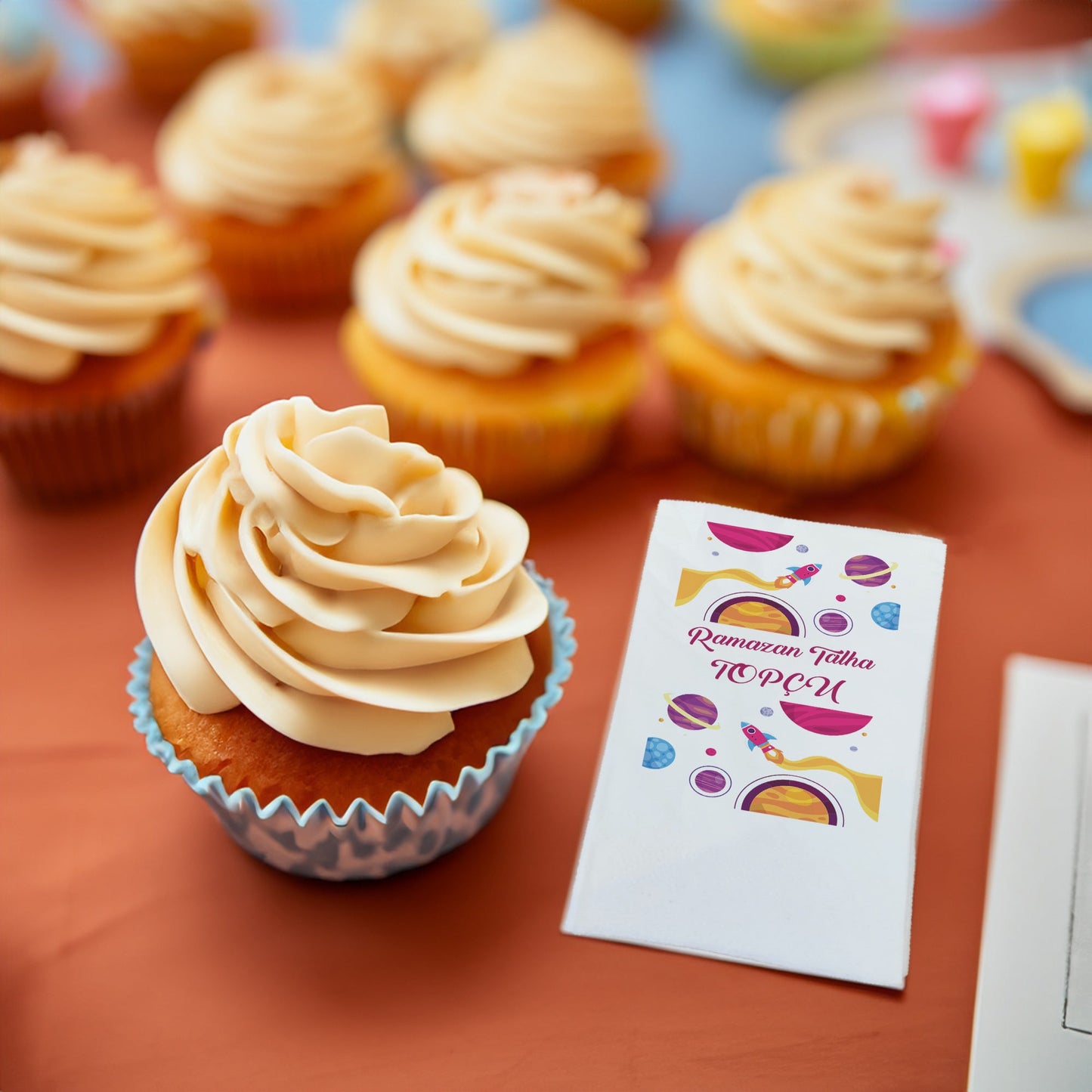 Pembe Uzay Temalı Baskılı Peçeteler - AyDesign.com.tr