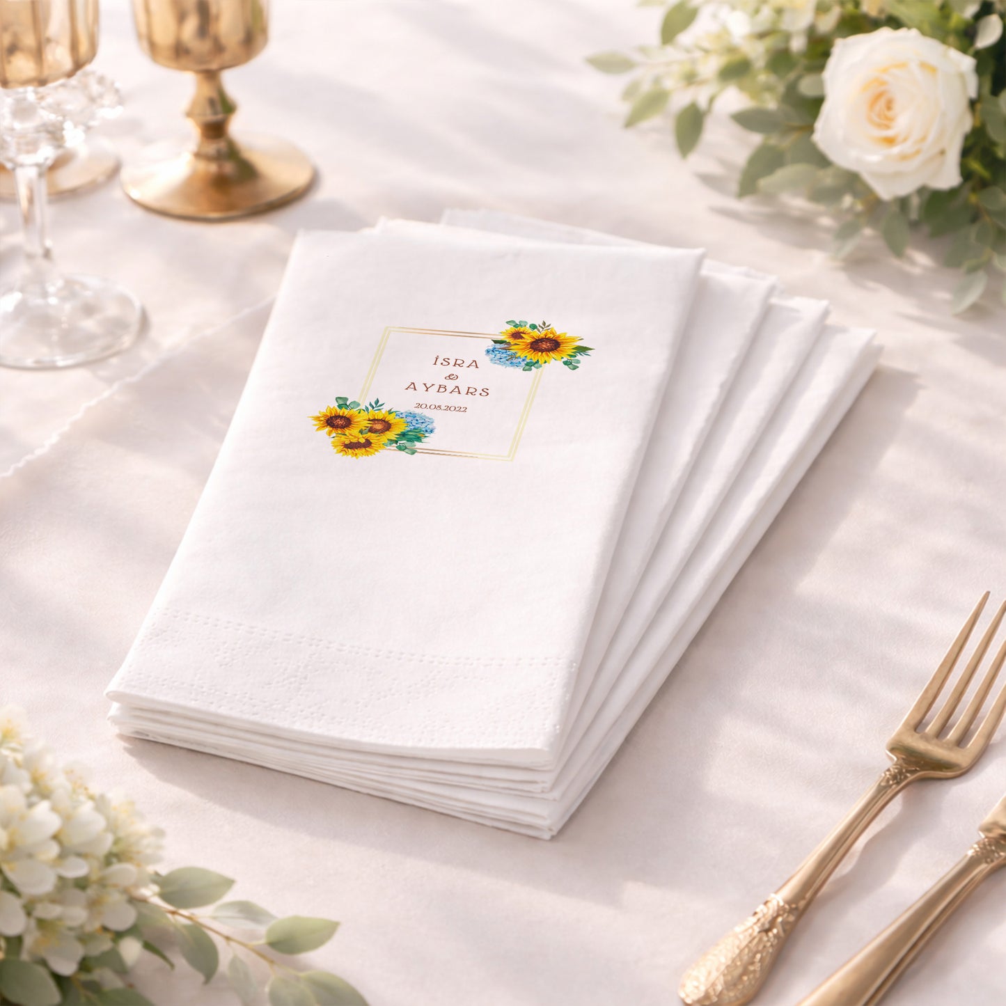 İsra & Aybars Ayçiçeği Temalı Altın Çerçeveli Kişiye Özel Düğün ve Nişan Peçetesi