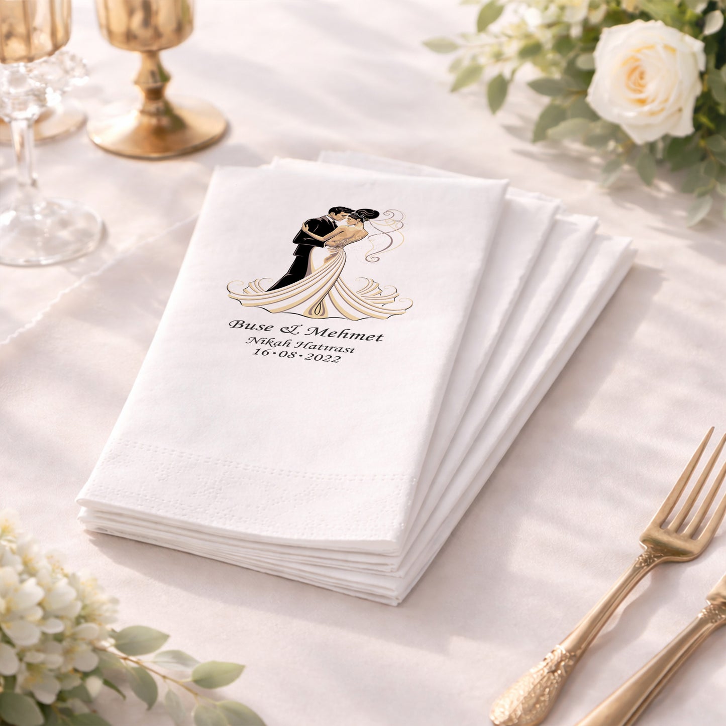 Buse & Mehmet İsimli Gelin Damat Figürlü Baskılı Düğün Peçetesi