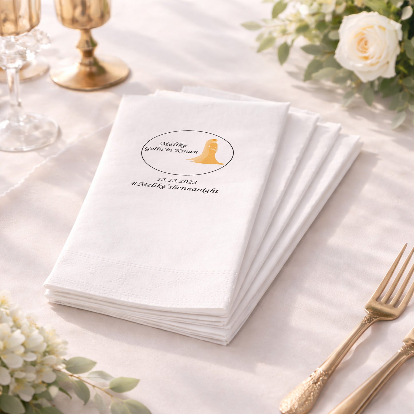 Melike Gelin'in Kınası Siyah Zemin Altın Sarısı Baskılı Özel Gün Peçetesi