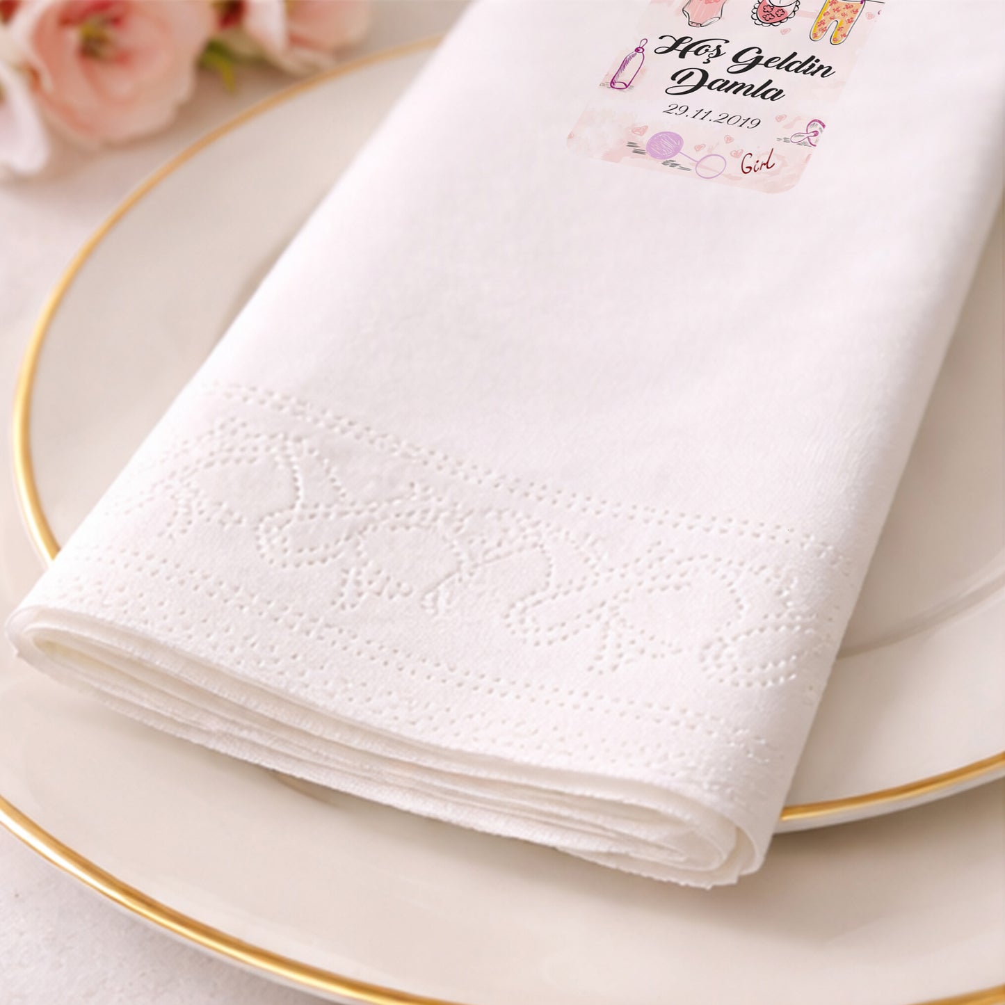 Damla İsimli Pembe Bebek Kıyafetleri İllüstrasyonlu Peçete