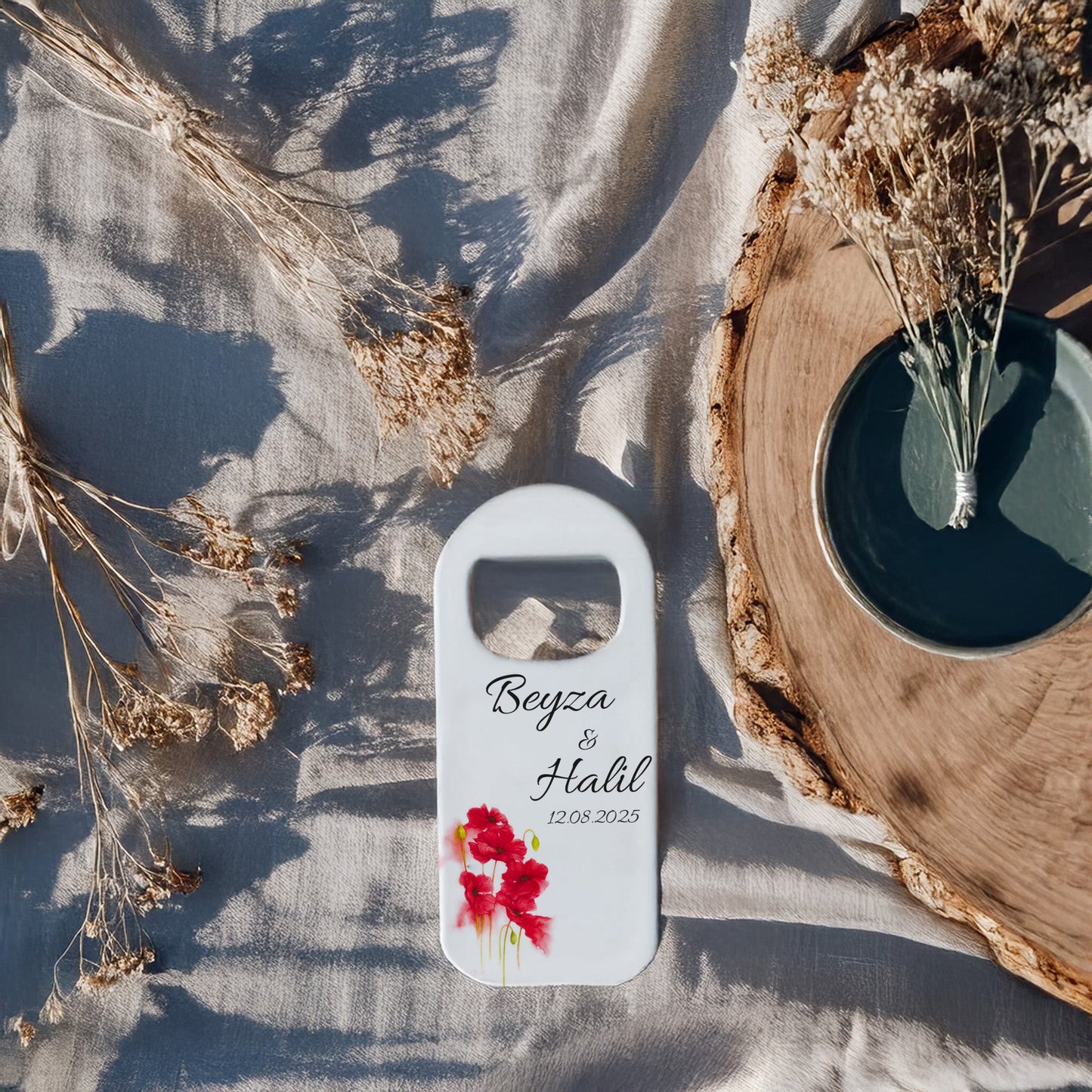 Kırmızı Gelincik Tasarımlı – Kişiye Özel Plastik Açacak Magnet