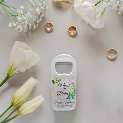 Geometrik Çerçeveli Yeşil Yaprak Tasarımlı – Kişiye Özel Plastik Açacak Magnet