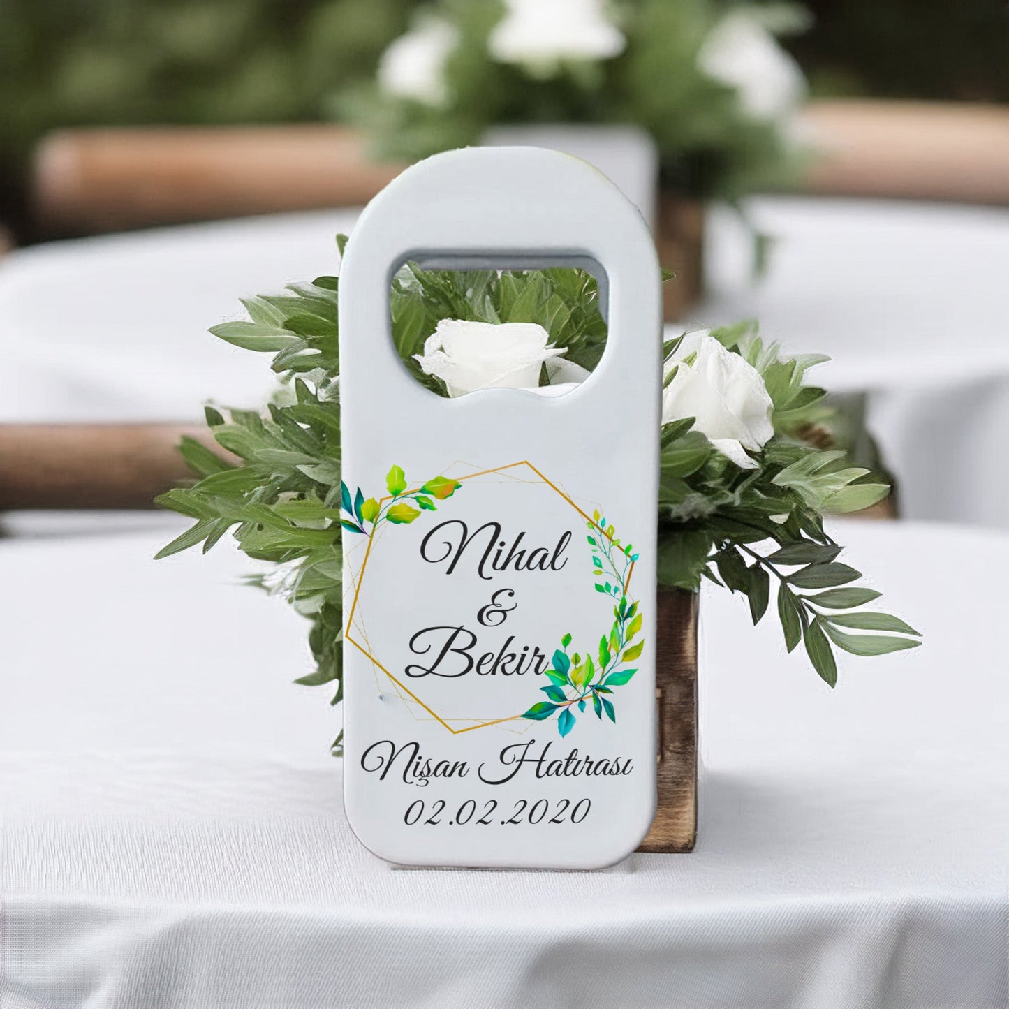 Geometrik Çerçeveli Yeşil Yaprak Tasarımlı – Kişiye Özel Plastik Açacak Magnet