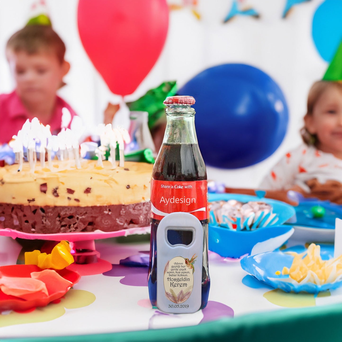 Mavi Zeminli Kuş ve Yaprak Çerçeve Temalı Plastik Açacak Magnet | Doğumgünü, Babyshower, Diş Buğdayı ve Sünnet Organizasyonlarınızın Unutulmaz Hatırası!