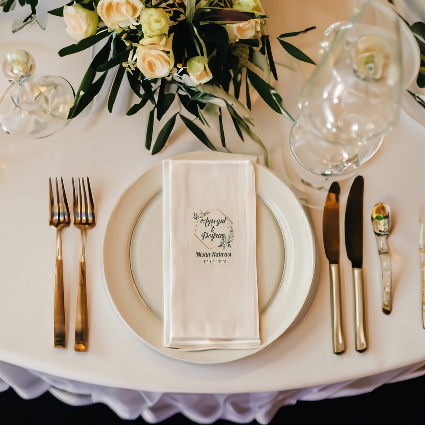 Gold Yaprak Detaylı Özel Gün Peçetesi