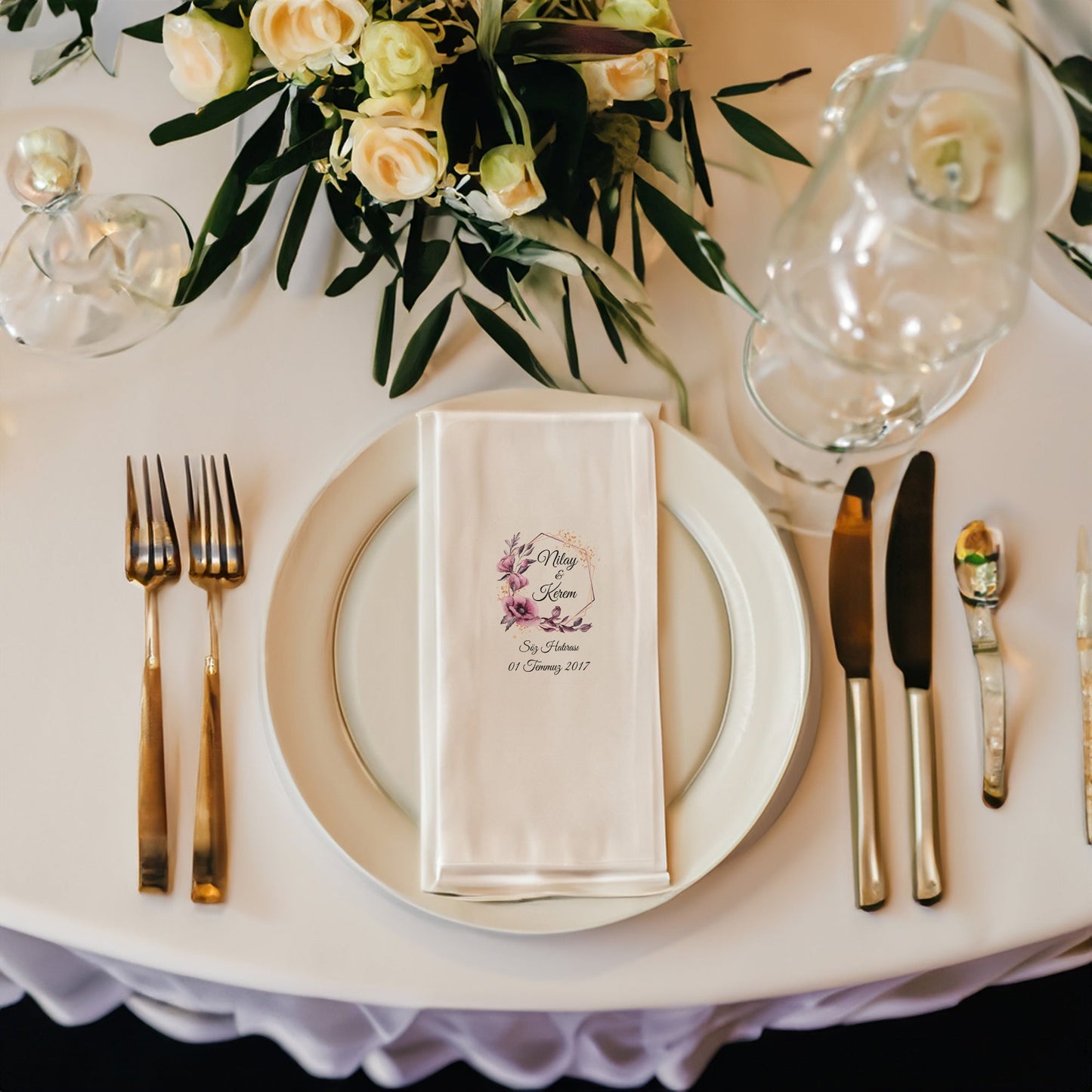 Menekşe Detaylı Özel Gün Peçetesi