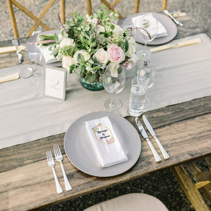 Gül Detaylı Gold Çerçeveli Özel Gün Peçetesi