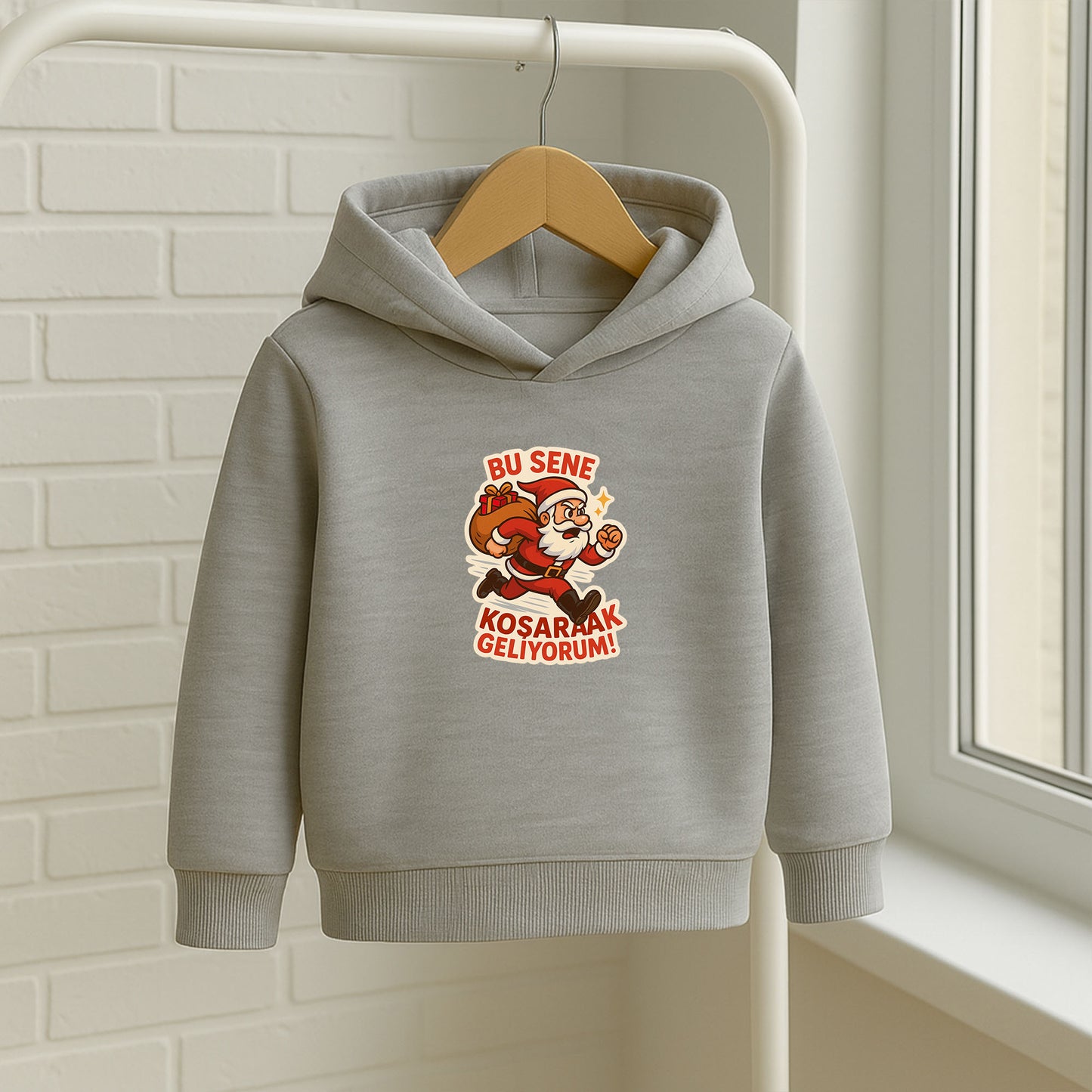 Bu Sene Koşarak Geliyorum Noel Baba Desenli Çocuk Sweatshirt