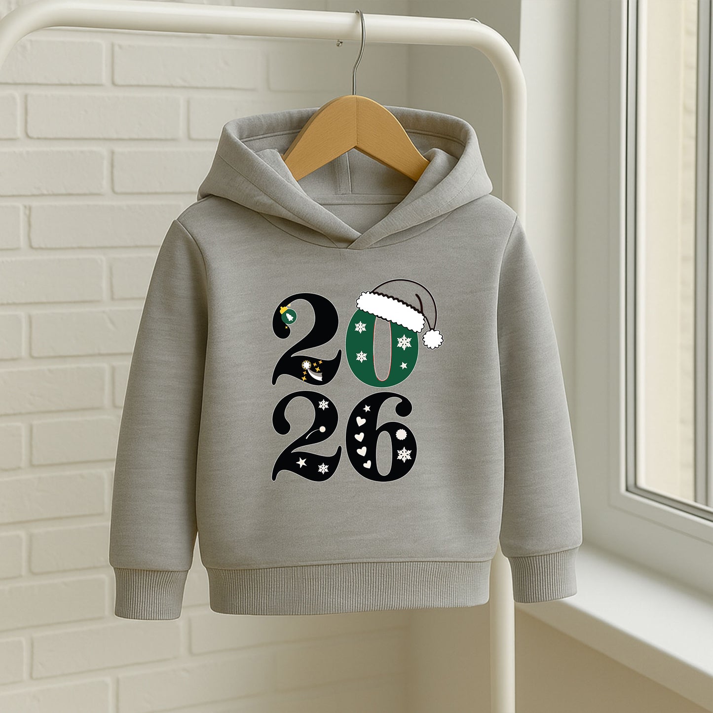 2026 Yılbaşı Temalı Çocuk Sweatshirt – Noel Şapkası & Kar Tanesi Desenli