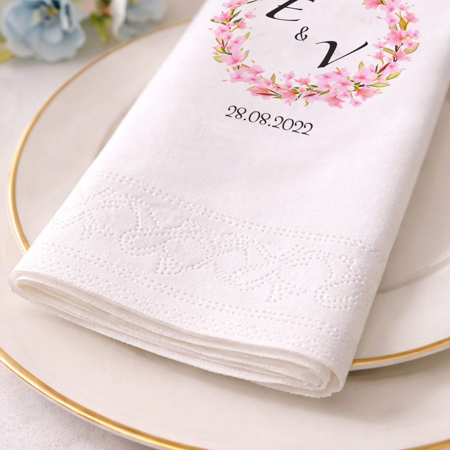 E & V İsim Baş Harfli Pembe Çiçekli Romantik Nişan Peçetesi