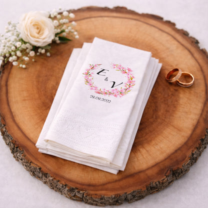 E & V İsim Baş Harfli Pembe Çiçekli Romantik Nişan Peçetesi