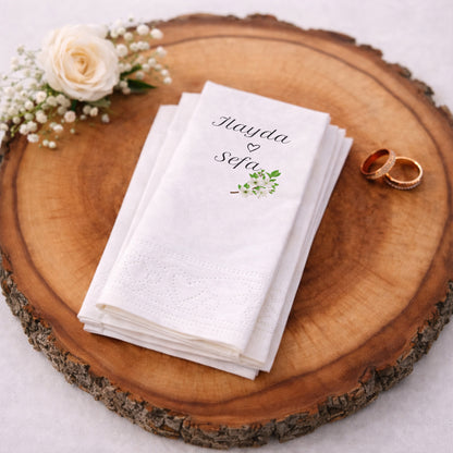 İlayda & Sefa Bahar Çiçeği Desenli Kalpli Siyah Baskılı Peçete