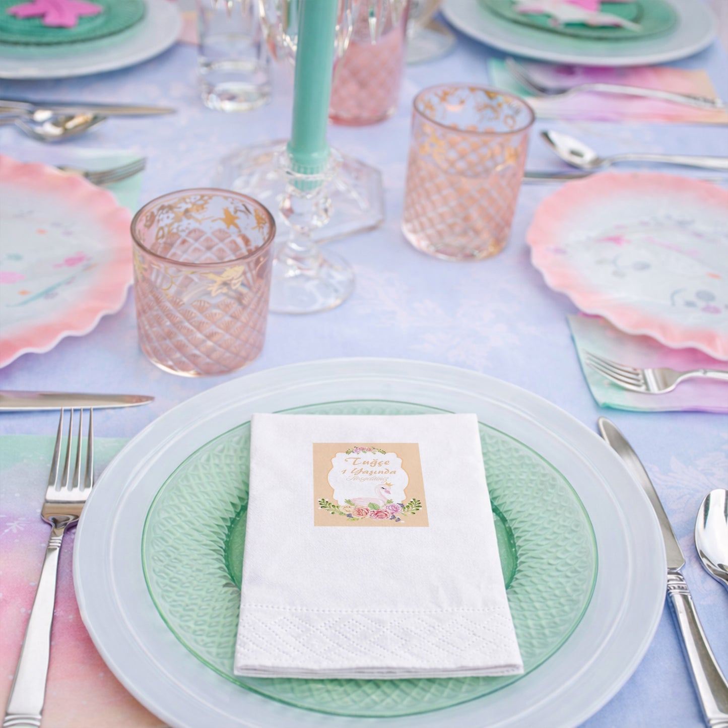 Kuğulu Çiçekli Temalı Kız Çocuk Doğum Günü Peçetesi