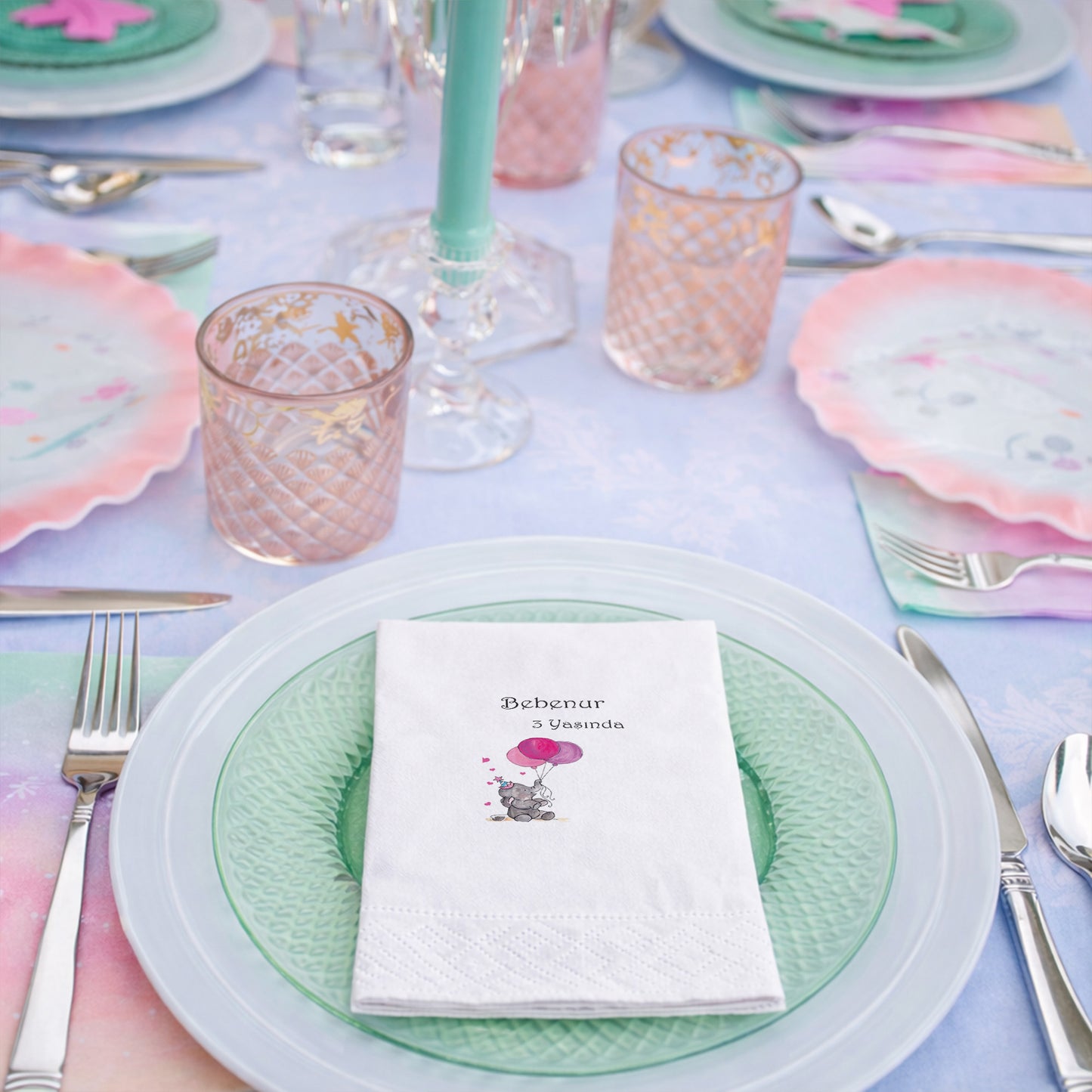 Pembe Balonlu Fil Figürlü Bebenur 3 Yaş Peçetesi