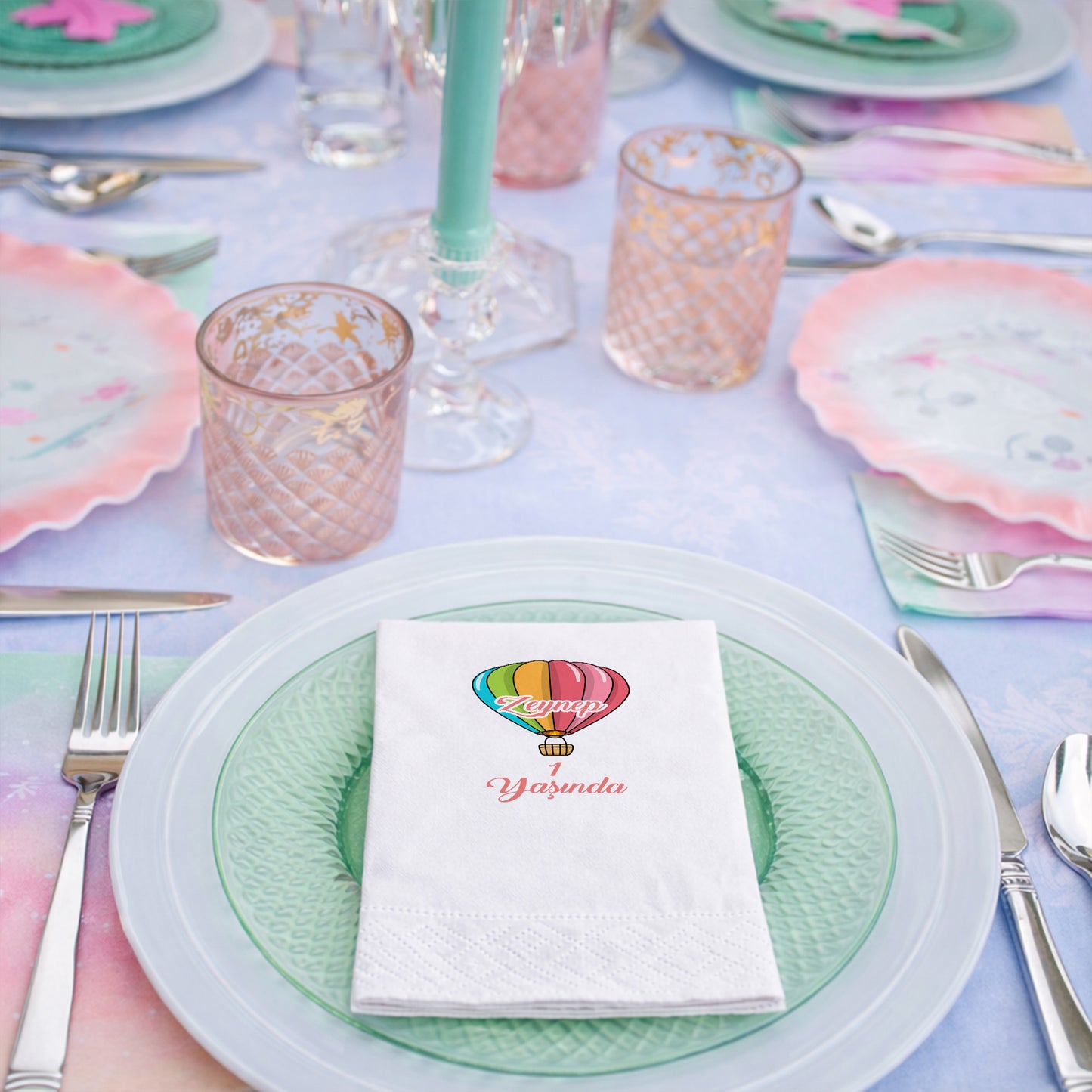 Renkli Uçan Balon Temalı Zeynep 1 Yaş Parti Peçetesi