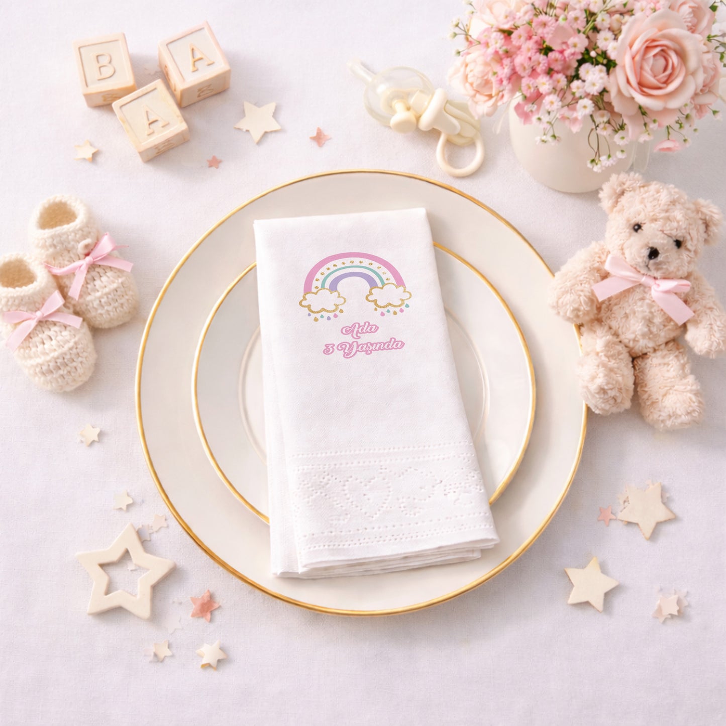 Altın Işıltılı Gökkuşağı Tasarımlı 3 Yaş Doğum Günü Peçetesi