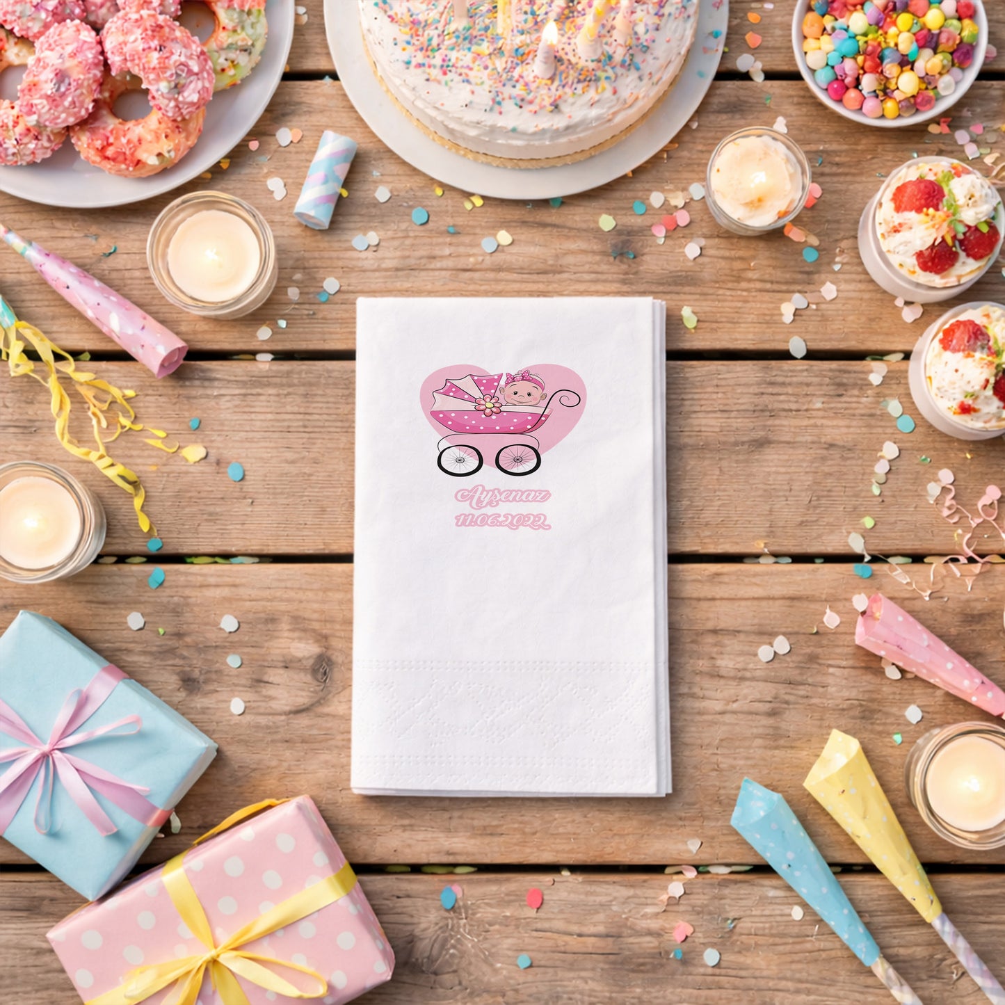 Ayşenaz İsme Özel Pembe Bebek Arabalı Doğum Günü Peçetesi