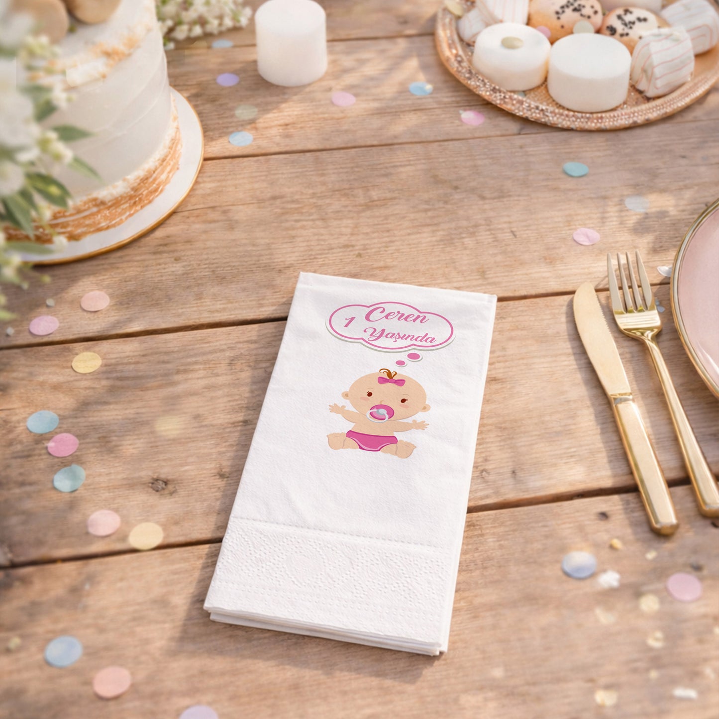 Ceren İsme Özel Pembe Bulut Temalı 1 Yaş Doğum Günü Peçetesi