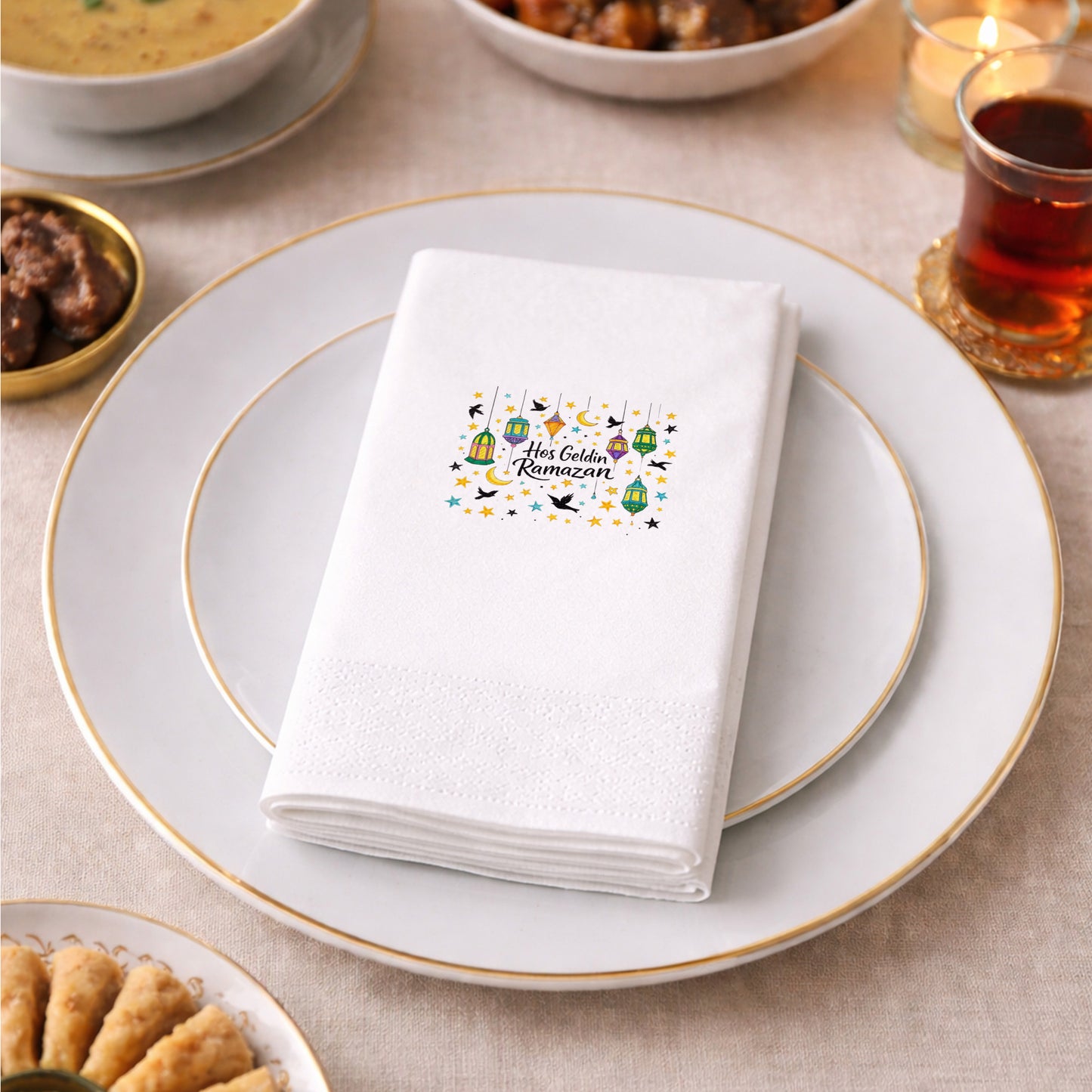 Hoş Geldin Ramazan Baskılı Peçete – Renkli Fener & Yıldız Desenli | 33x33 cm