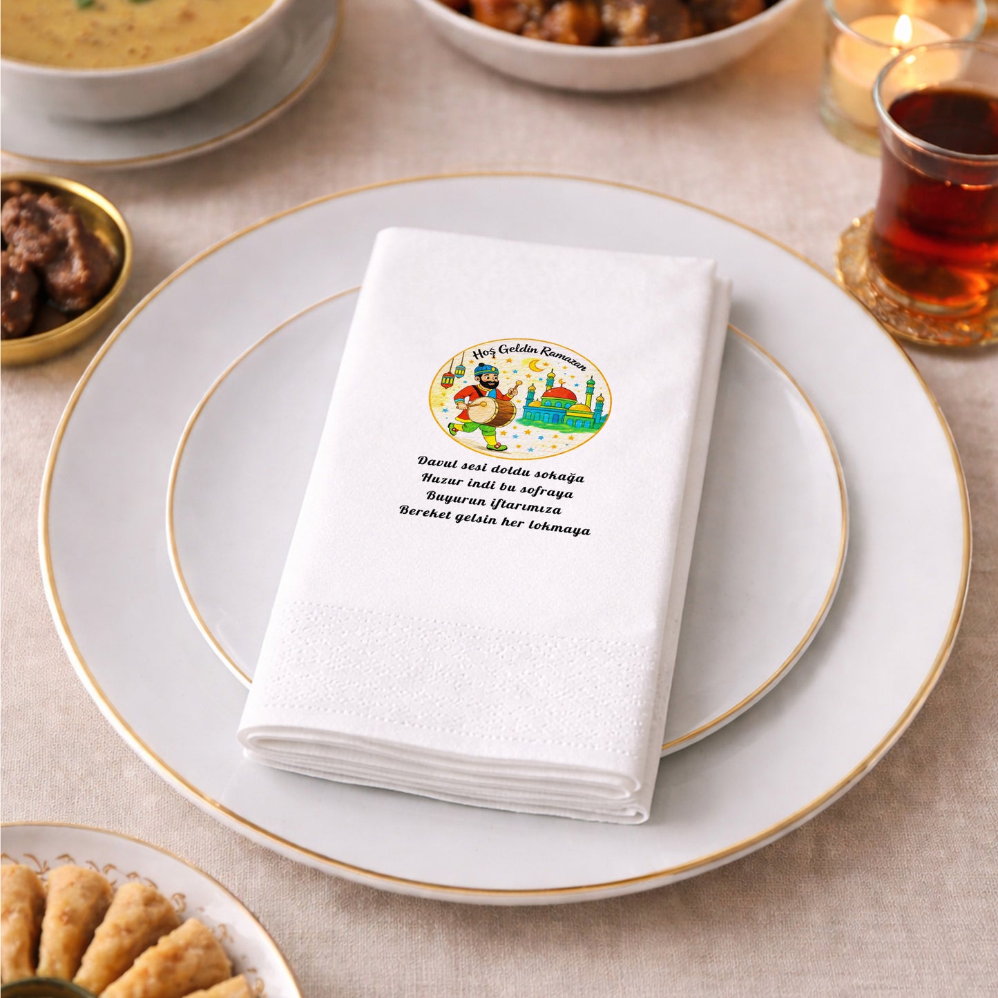 Hoş Geldin Ramazan Davulcu Desenli Baskılı Peçete – Bereket Temalı | 33x33 cm