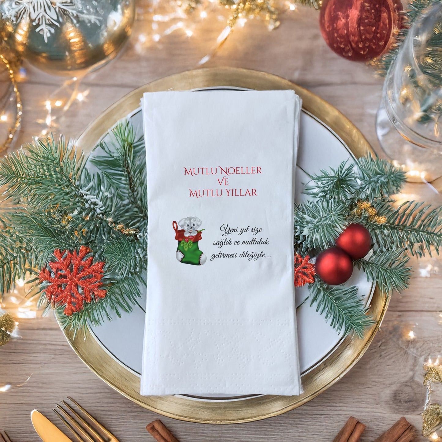 Mutlu Noeller ve Mutlu Yıllar Ayı Çorap Desenli Yılbaşı Peçetesi – 33x33 cm Çift Katlı, 20’li Paket