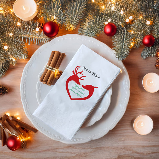 Mutlu Yıllar Kırmızı Geyik & Kalp Desenli Yeni Yıl Peçetesi – 20’li | 33x33cm Çift Katlı Selülozik | Kidzia 2026