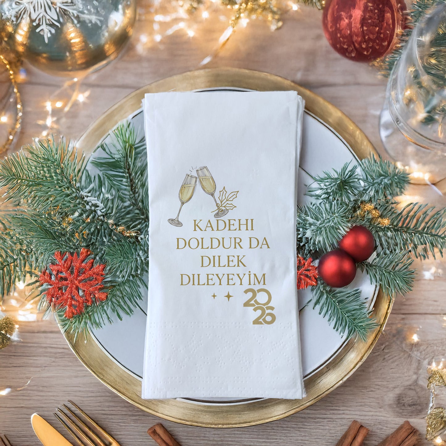 Gold Şampanya Kadehli & “Kadehi Doldur Da Dilek Dileyeyim” Yazılı Yılbaşı Peçete – 33x33 cm, 20’li Paket