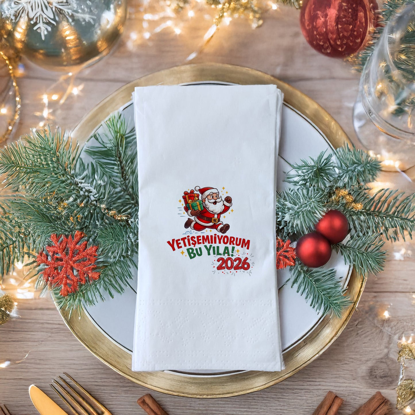 Komik Santa “Yetişemiyorum Bu Yıla!” Yılbaşı Peçetesi – 2026 Tasarımlı, 33x33 cm, 20’li Paket