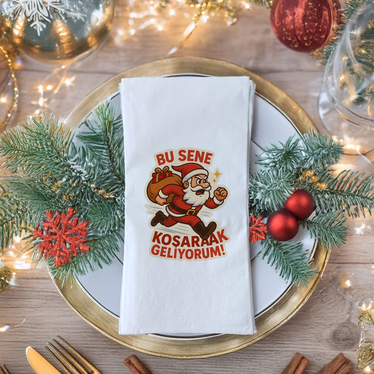 Koşan Santa “Bu Sene Koşarak Geliyorum!” Komik Yılbaşı Peçetesi – 33x33 cm, 20’li Paket