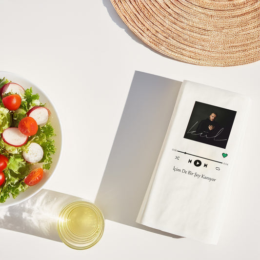 Kidzia İçim De Bir Şey Kanıyor Şarkı Sözü Temalı Baskılı Peçete – 20’li Paket, 33x33cm Çift Katlı