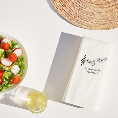 Kidzia – “Ee Daha Daha Nasılsınız?” Şarkı Sözlü Notalı Baskılı Peçete (33x33 cm – 20’li Paket)