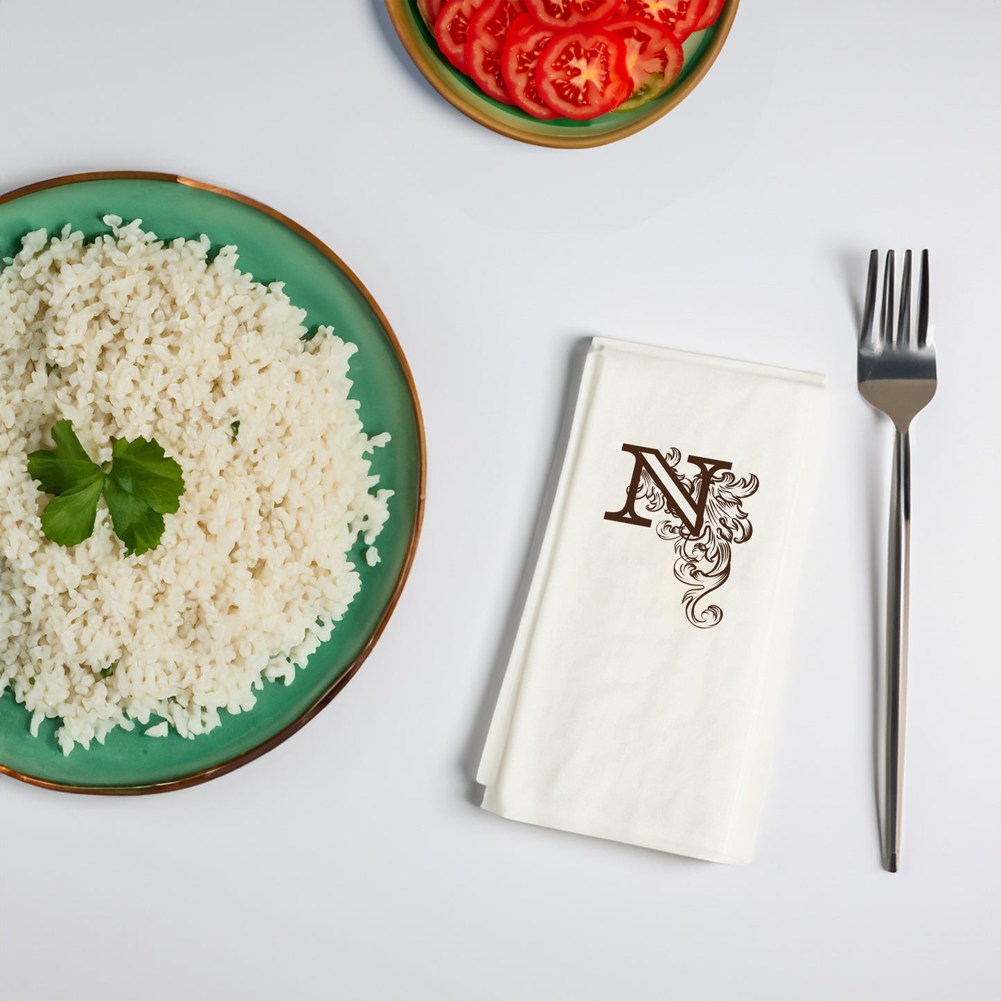 N Monogram Harfli Lüks Baskılı Peçete – 33x33cm Çift Katlı, Özel Tasarım Garson Katlama (20’li Paket)