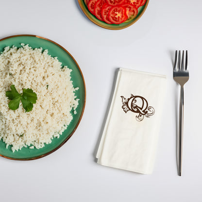 Q Harfi Monogram Tasarımlı Baskılı Peçete – 33x33cm, 20’li Paket, Lüks Sofra Sunumu