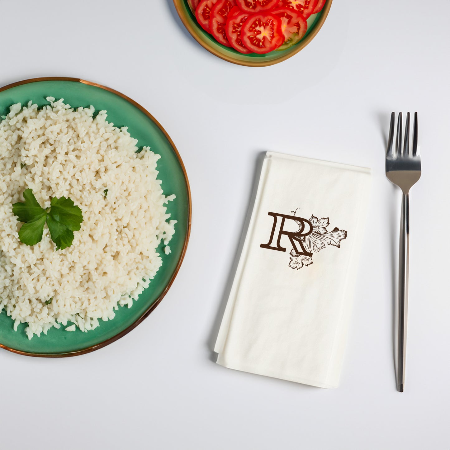 R Harfi Monogram Desenli Baskılı Şık Peçete – 33x33cm | 20’li Paket, Garson Katlama