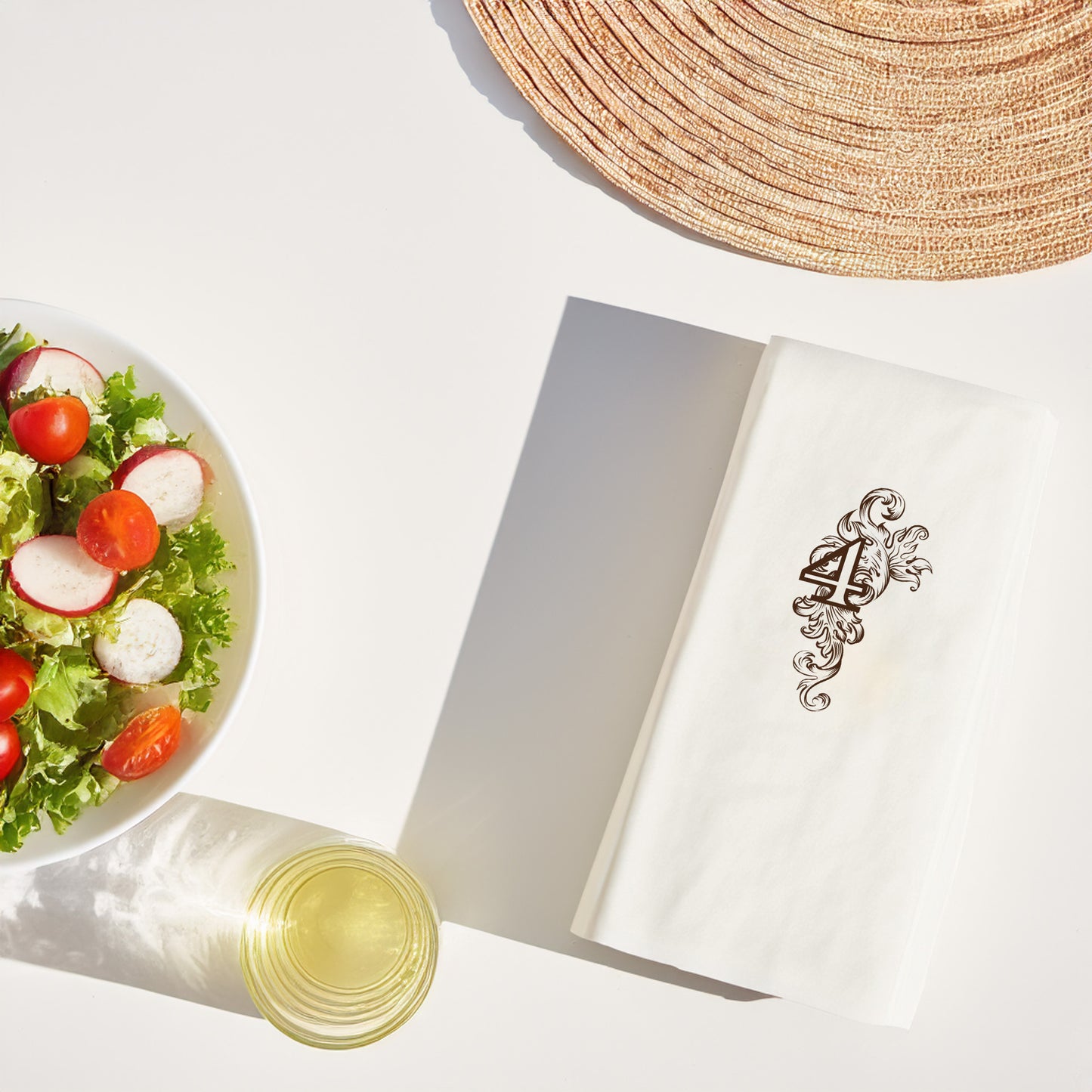 Monogram “4” Desenli Baskılı Peçete – 33x33cm Çift Katlı, 20’li Paket | Premium Masa Dekorasyonu