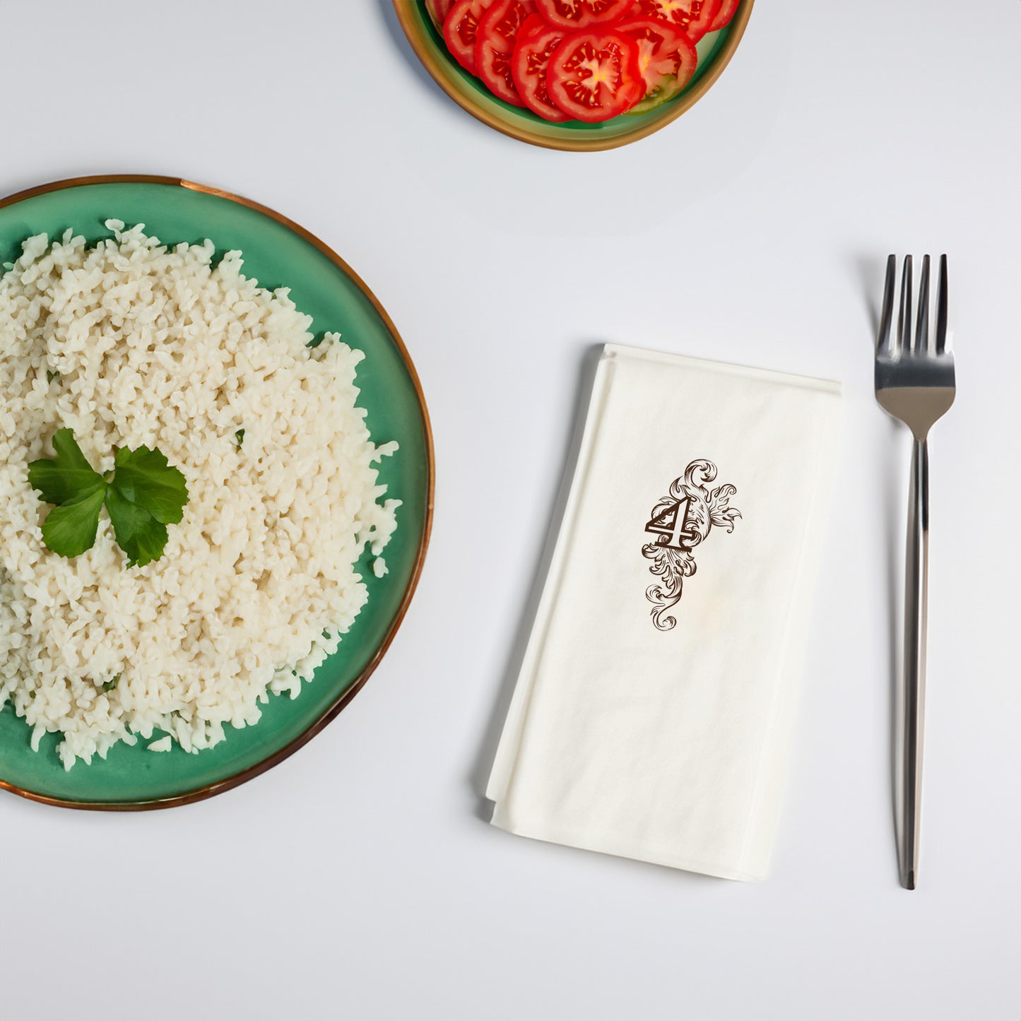 Monogram “4” Desenli Baskılı Peçete – 33x33cm Çift Katlı, 20’li Paket | Premium Masa Dekorasyonu