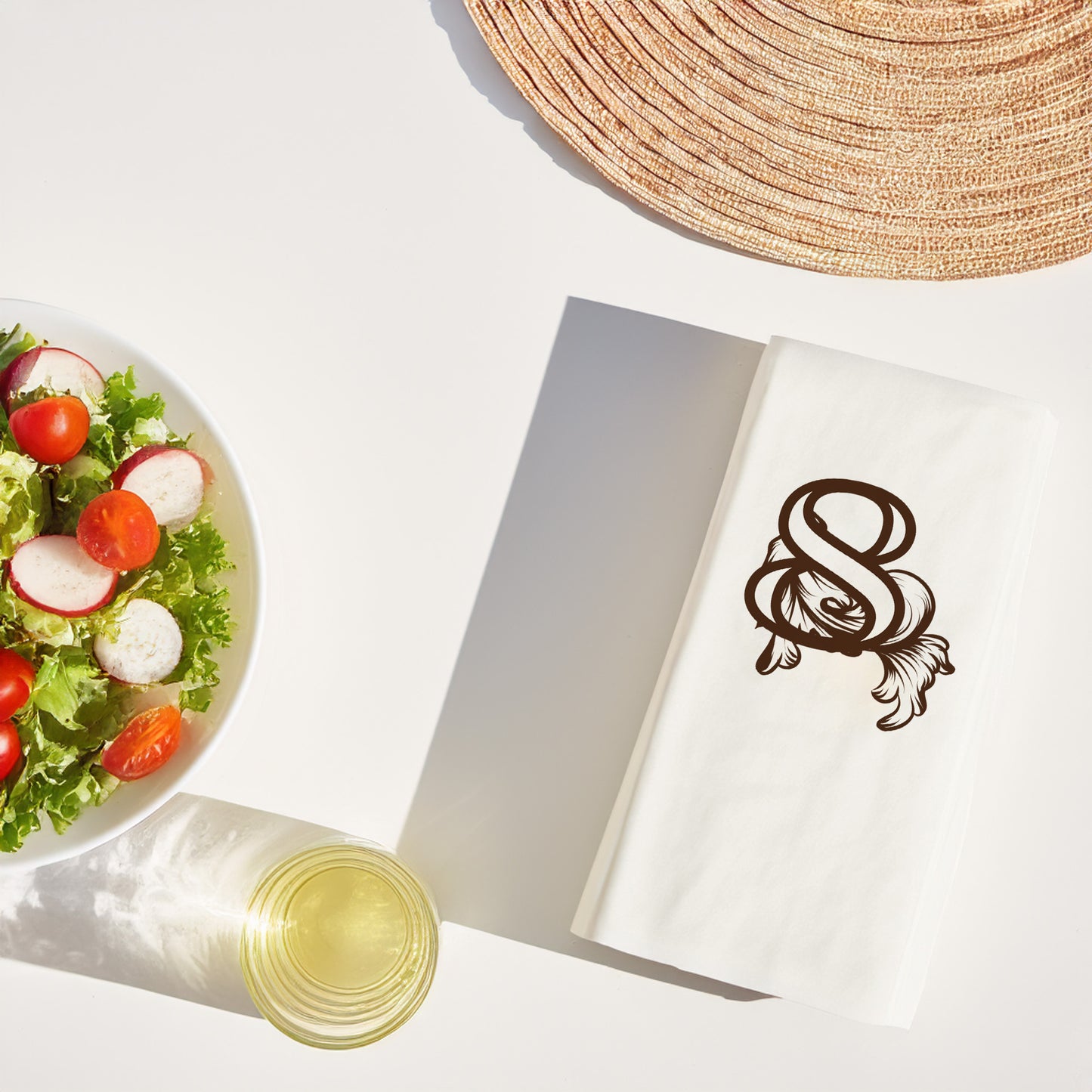 Monogram “8” Desenli Baskılı Peçete – 33x33cm Çift Katlı, 20’li Paket | Modern & Şık Masa Dekorasyonu