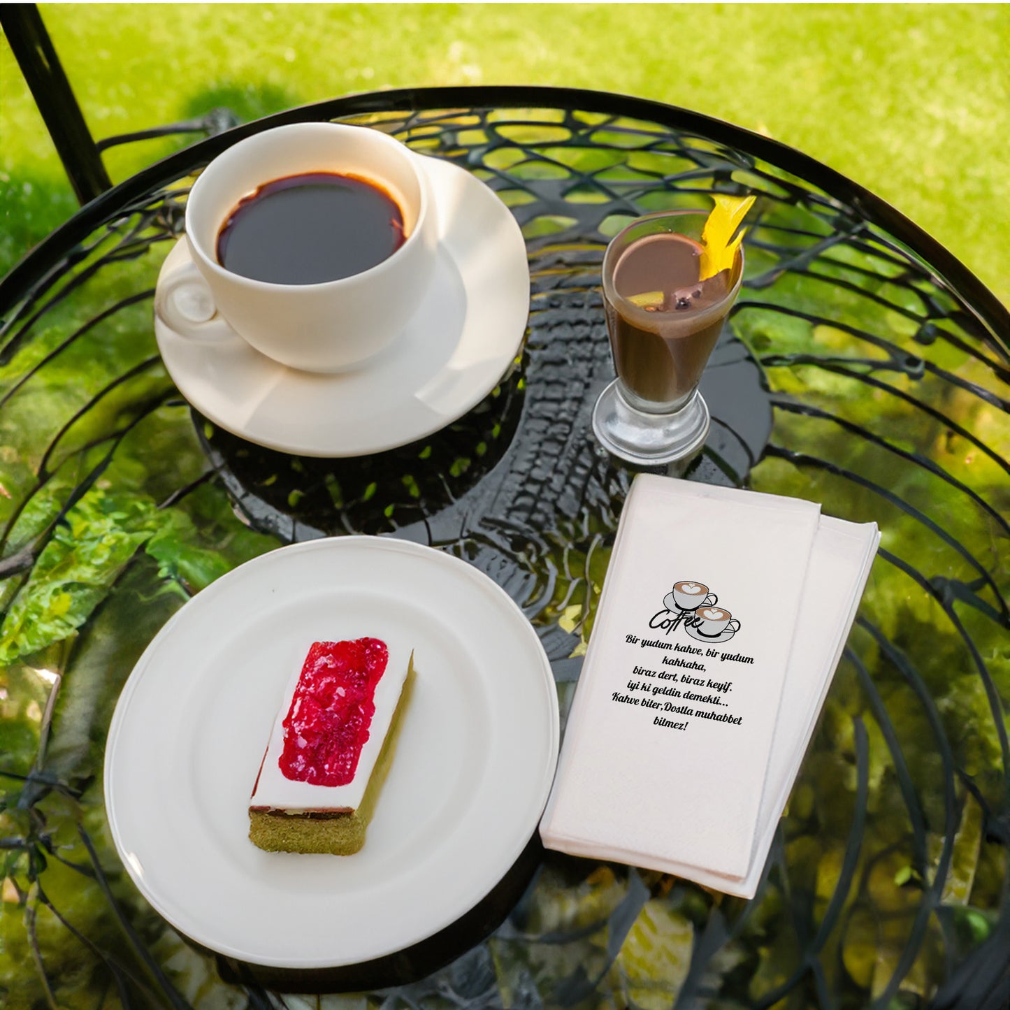 Kahve Desenli Baskılı Peçete – Kalpli Köpük Detaylı Minimal Coffee Tasarım