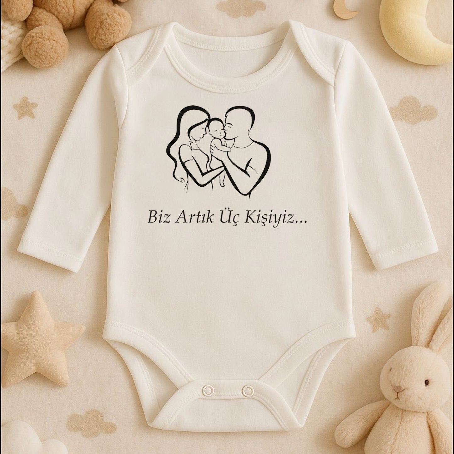 Kişiye Özel Bebek Zıbını – Biz Artık Üç Kişiyiz Tasarım | 1–36 Ay