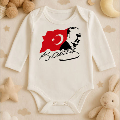 Atatürk Silüeti & Türk Bayrağı Bebek Zıbını | 1–36 Ay