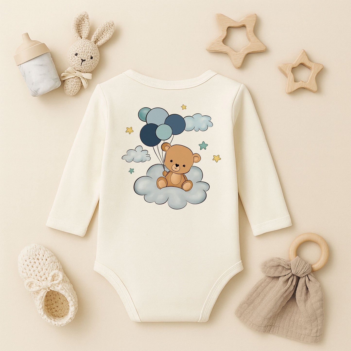 Bulut Üstünde Balonlu Ayıcık Baskılı Bebek Zıbını | Mavi Gökyüzü Teması | 1–36 Ay