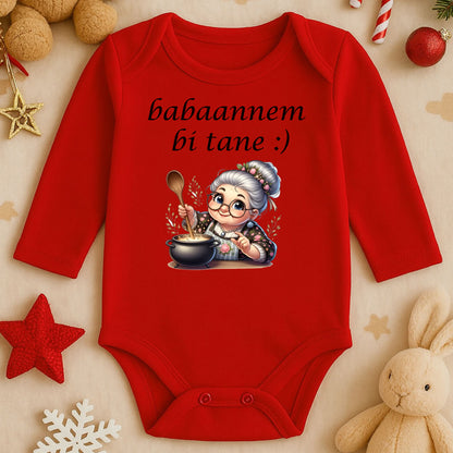 Babaannesinin Mini Şefi Bebek Zıbın – Sevimli Anneanne İllüstrasyonlu Tasarım | 1–36 Ay