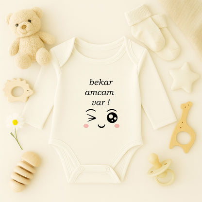 “Bekar Amcam Var” Baskılı Bebek Zıbını – 1–36 Ay | Eğlenceli Tasarım