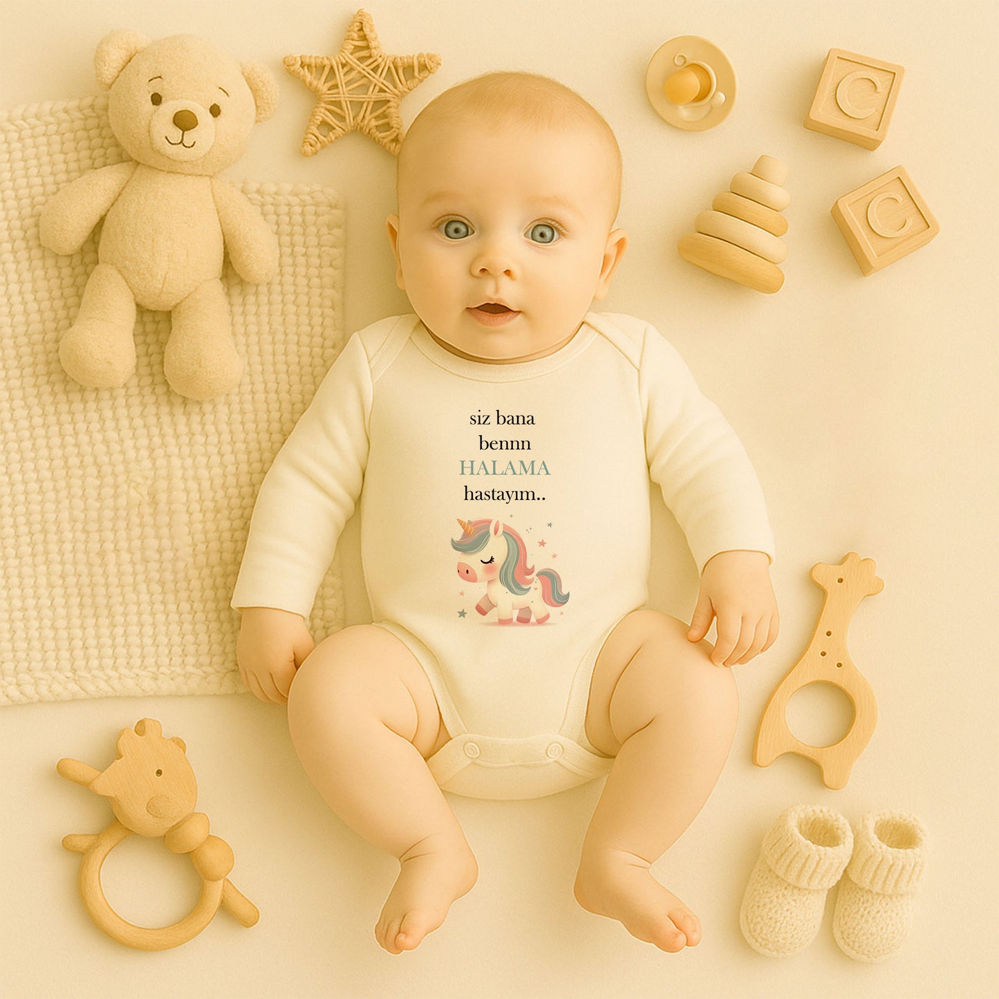 “Halama” Yazılı Unicorn Baskılı Bebek Zıbını – 1–36 Ay | Sevimli Tek Boynuzlu At Tasarımı
