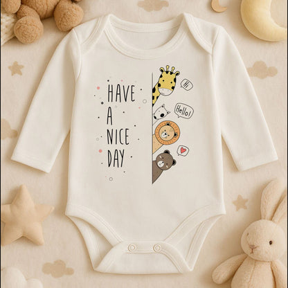 “Have a Nice Day” Yazılı Hayvan Figürlü Bebek Zıbını – 1–36 Ay | Sevimli Unisex Tasarım
