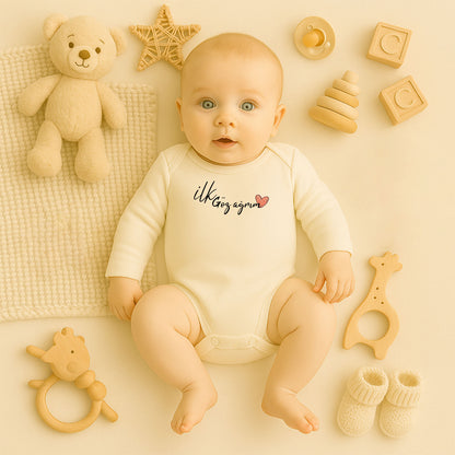 İlk Göz Ağrım Yazılı Bebek Zıbını – Duygusal Tasarım | 1–36 Ay