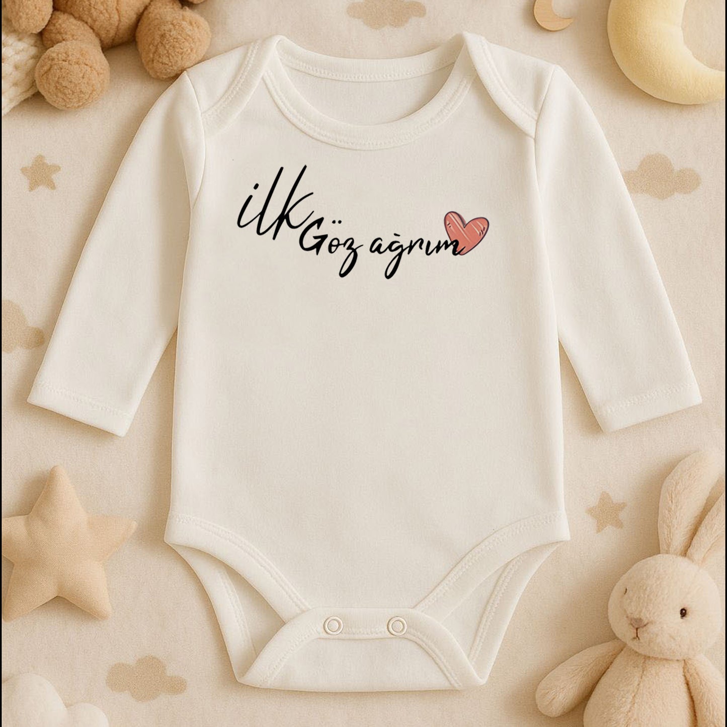 İlk Göz Ağrım Yazılı Bebek Zıbını – Duygusal Tasarım | 1–36 Ay