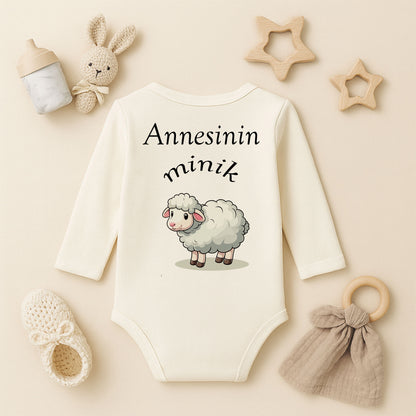 Halasının Minik Kuzusu Yazılı Bebek Zıbını – Sevimli Kuzu Tasarım | 1–36 Ay